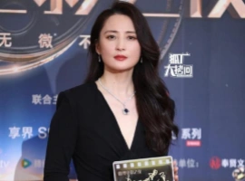微博电影之夜：章子怡压轴全身亮点，金晨又变样，朱一龙帅气满分-里斯资源分享网