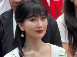 赵雅芝西湖被偶遇，满脸皱纹，瘦得皮包骨，网友：不老女神真老了-里斯资源分享网